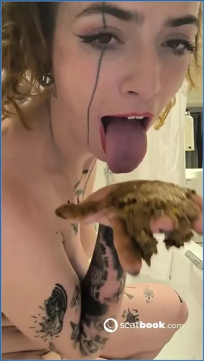 Malafalda's Shitting, Anal & Puke - scat porn video at ScatPuke.com
