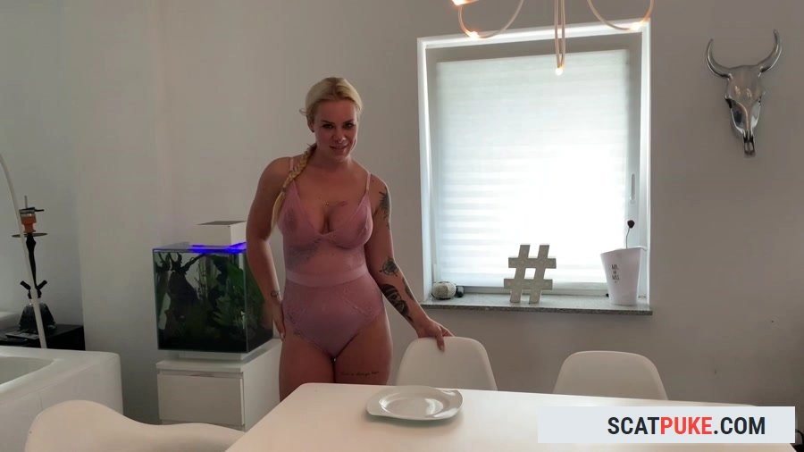 SteffiBlond - Breakfast is ready - I come kack and piss your plate full with Devil Sophie - UltraHD 4K  [486 MB]