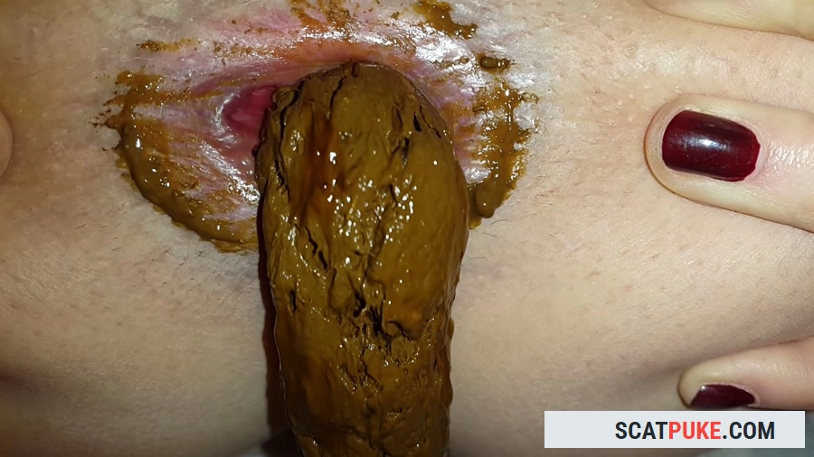 Anna Coprofield - Quickly Shit In The Morning And The Beginning Of Menstruation - Full HD 1080p  [572 MB]