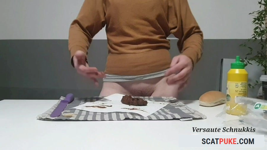 Versauteschnukkis - Scat house kitchen 1 (hot dog) - Full HD 1080p  [400 MB]