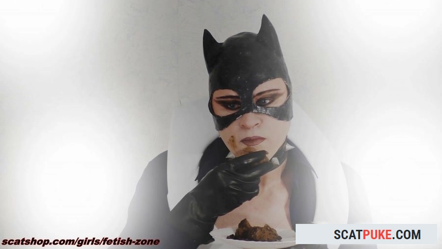 Fetish-zone - Catwoman smears and swallows - Full HD 1080p  [1.56 GB]