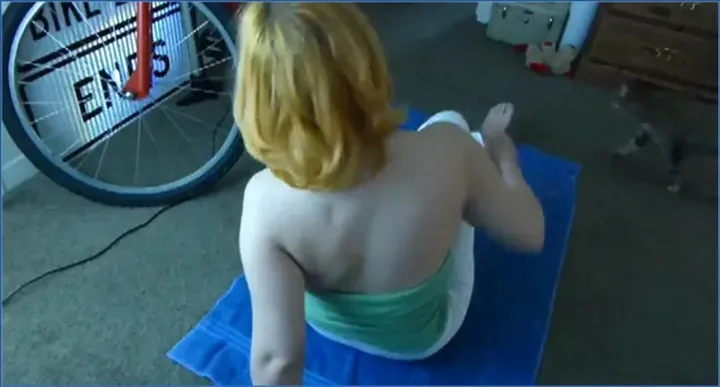 Scat Smearing with Sorsha: Secretlover3 - Yoga Pants Poop - scat porn video at ScatPuke.com