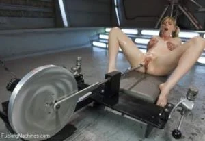 Mona Wales. Oh oh Her She CUMS, she's a MACHINE SQUIRTER - HD 720p  [1.61 GB]