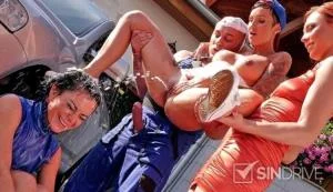 Inga Devil, Gabrielle Gucci, Morgan - Crazy Car Service Cuties - Full HD  [1.49 GB]