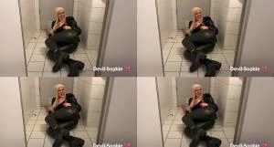 Devil Sophie - Caught with the office toilet door open - come and shit on my latex pants - UHD  [422.08 MB]