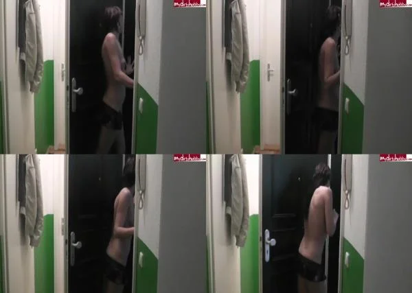 Gina-Bang - Pizzabote angemacht - Kein Fake oder RS - SiteRip  [39.06 MB]