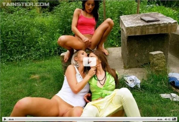 Mia Angel and Donna Joe - Casual Golden Shower Encounters - Full HD 1080p  [1.48 GB]