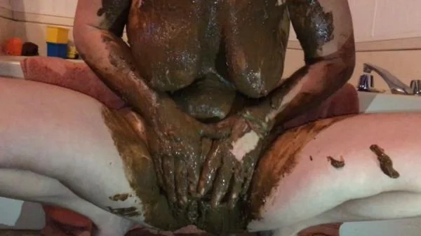Shitting, Smeared Tits and Stuffed Pussy - FullHD 1080p [1.59 GB]