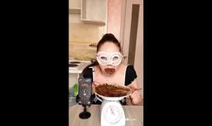 Speed shit eating with 3 loads - HD 720p  [536.57 MB]