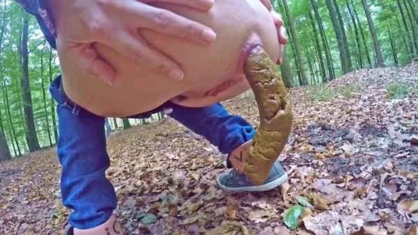 HUGE Sausage In The Woods - HD 720p [31.6 MB]