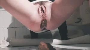 Mess In The Bathroom - HD 720p [Mia Skye aka MiaRoxxx  
] Pooping 