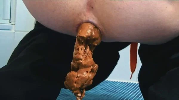 BIG Closeup Shit - HD 720p [10.2 MB]