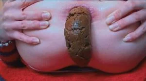 Vibrating Clit [Mia Skye aka MiaRoxxx  
] Pooping , Defecation