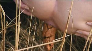 Getting Cold - HD 720p [Mia Skye aka MiaRoxxx  
] Germany, Defecation