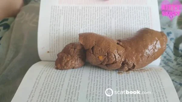 The Book Critic This Book - FullHD 1080p [Kitty Skatt] Solo, Fetish