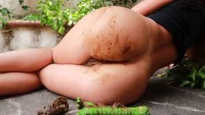 Jurassic Poop - FullHD 1080p [Sabrina Dacos] Defecation, Solo