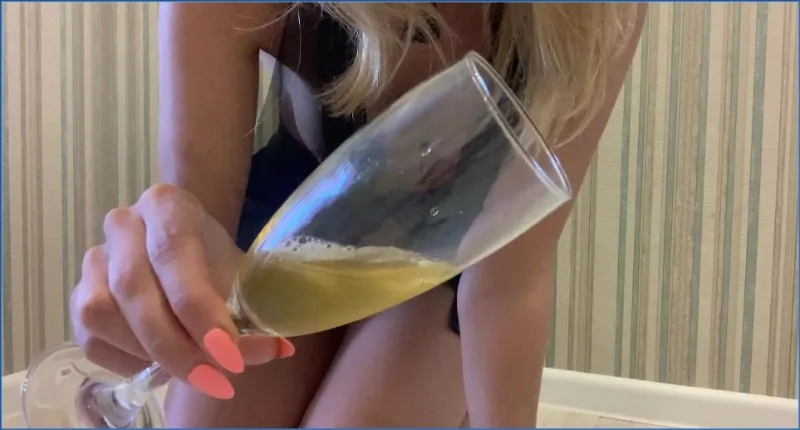 Lily - Gorgeous Shit, Messy Masturbation - scat porn video at ScatPuke.com