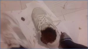 Goddess Messy Sneakers [Full HD 1080p]  Thefartbabes
