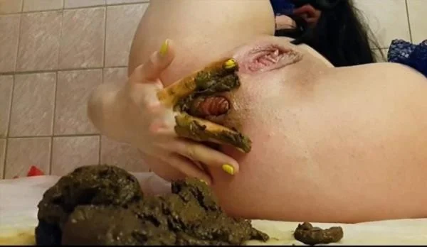 A little fingering…and a lot of shit and smear [FullHD 1080p] Scat, Solo, Big Pile