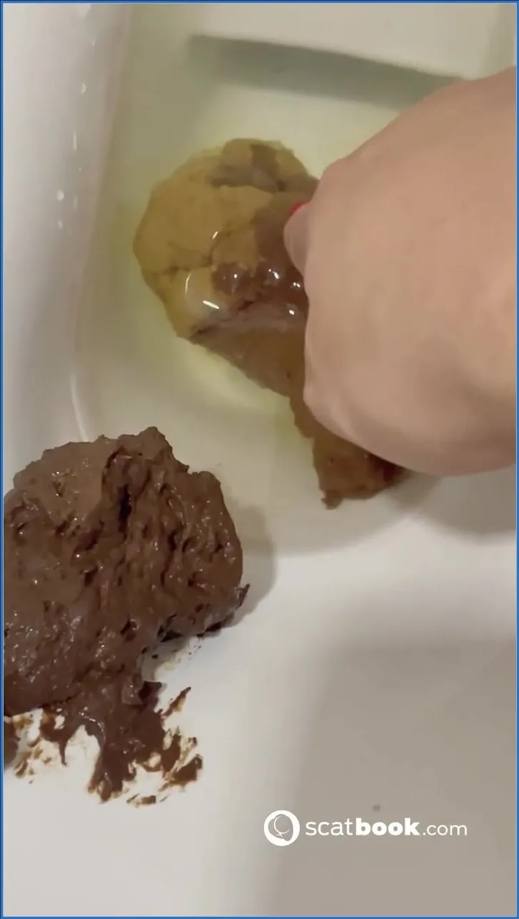 Anal Fisting with Casal Fist: Enfiei o dedo no coco que fiz no vaso - scat porn video at ScatPuke.com
