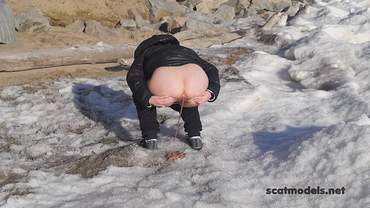 Solo Girl Shows Off Her Natural Scat Skills in a Grimy Dump - scat - scat porn video at ScatPuke.com