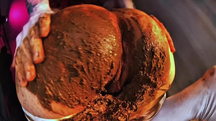 Sweet Betty's Gentle Solo Scat Delivers Warm and Cozy Defecation - scat porn video at ScatPuke.com